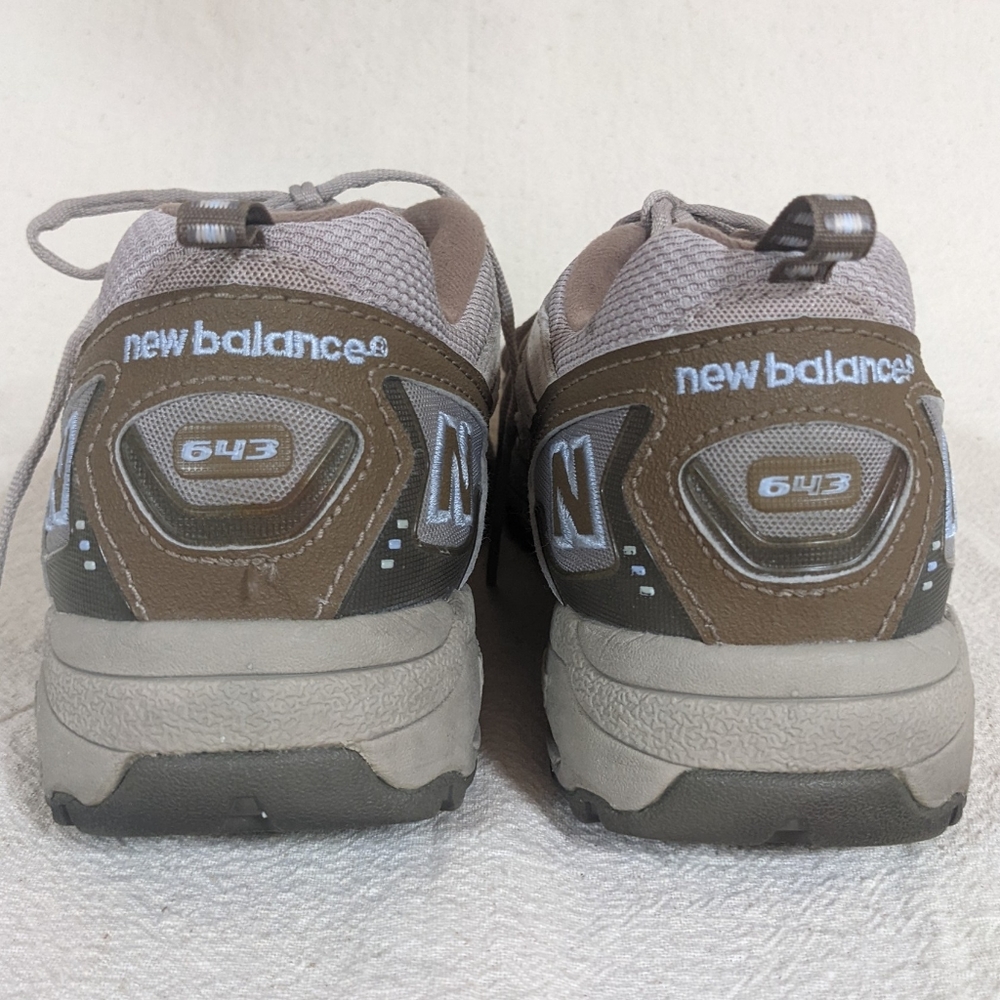 New Balance 643 Sz 11 Women Hiking Shoe Tan Suede Absorb Sole Performance Clean - Picture 7 of 12